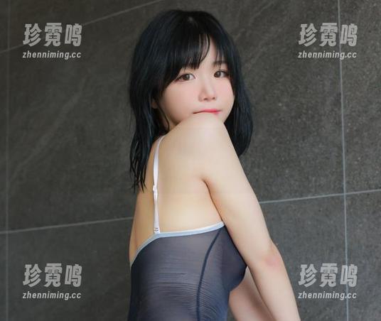 当内衣遇到Addielyn(에디린)的定制艺术，作品的炫酷感满分