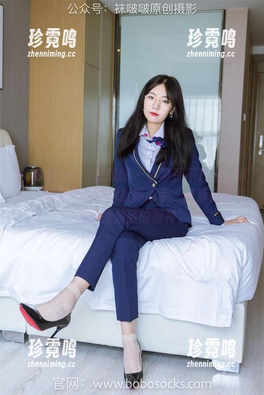 BoBoSocks袜啵啵 - 小甜豆不只是个博主，还是个牛仔裤拆卸高手，高清合集见证了我羡慕的眼神。