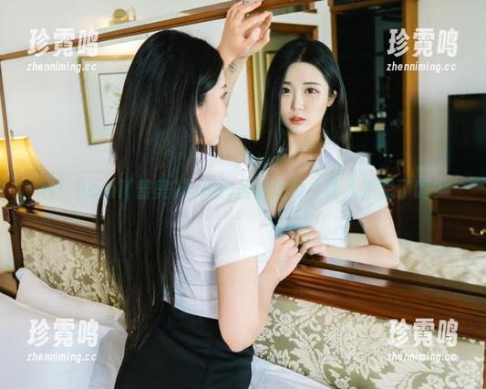 看！Bomi(普美)与她的圣诞图片，雪人妒忌了吗？