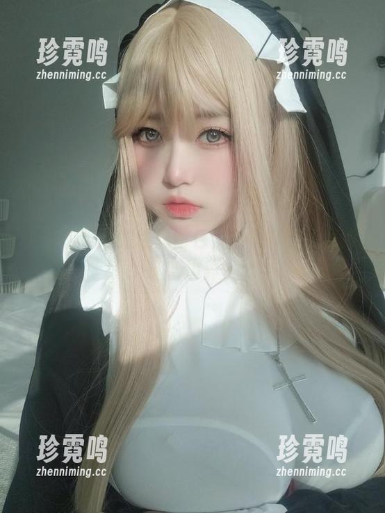 更新！K酱的性感图包，悄悄打破了我的理智边界。
