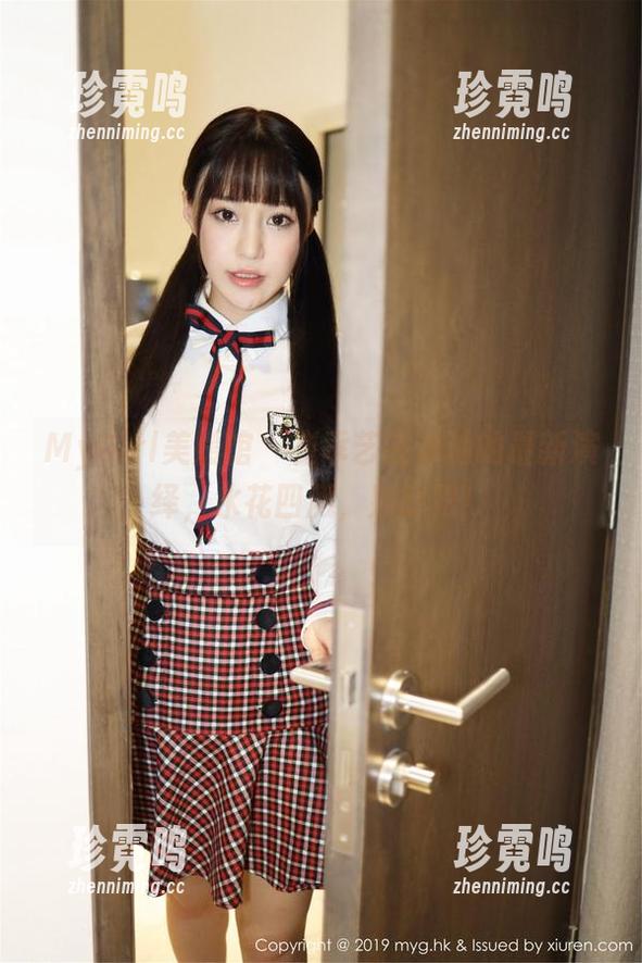 MyGirl美媛馆 - 崔乖艺在泳池的最新演绎，水花四溅，别眨眼！