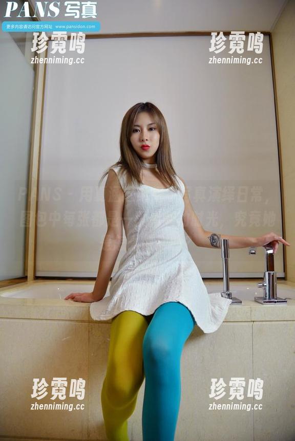 PANS - 用夏涵这组奶牛写真演绎日常，图包中每张都是一段另类的时光，究竟她是怎么做到的？