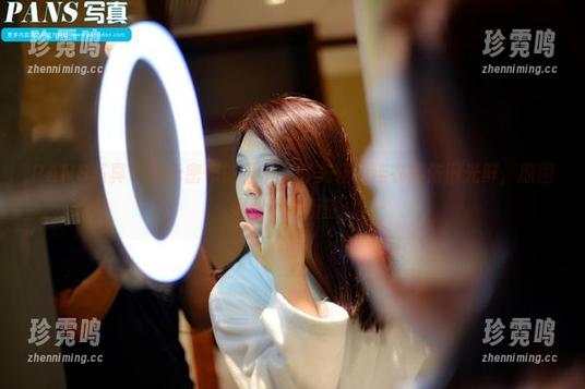 PANS写真 - 乌云密布的日子，韩美轩的连衣裙依旧光鲜，原图果然不负所望。