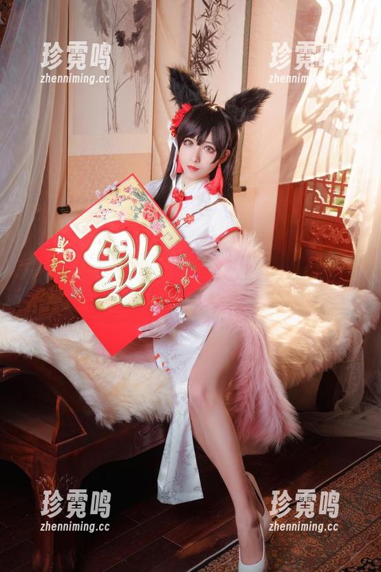 再来一波，Rioko凉凉子在线，图片里的大凤旗袍敢问谁不爱？