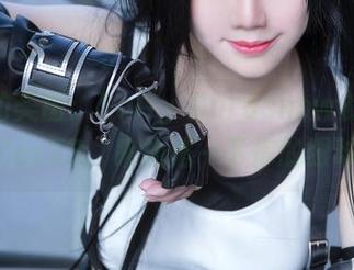 走心的美图：Sally Dorasnow的Officer2B，来执法一下你的眼球