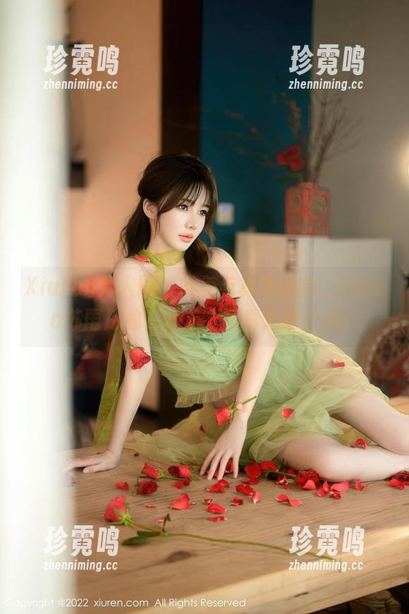 Xiuren秀人网 - 唯美与真实结合，Laura苏雨彤的“女友”写真分享上线！