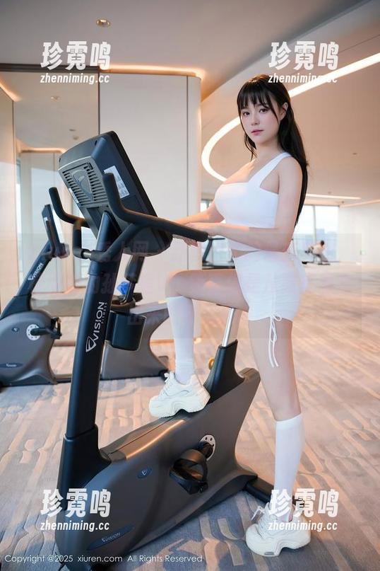 Xiuren秀人网-孙梦瑶V Xiuren秀人网 - 新鲜出炉的最新美图,校服版的孙梦瑶V,简直像是从教室里走出来的课代表。