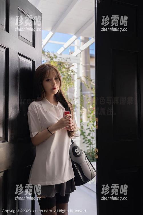 Xiuren秀人网-林子遥 Xiuren秀人网 - 林子遥的粉色写真图集,色彩炸裂,轻易把眼球抓住。