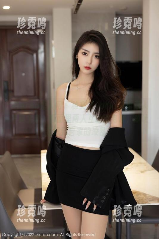 Xiuren秀人网 - 林文文yooki这组双人写真全套，画面里两人互动的电波，却让我想到自家的凌乱。