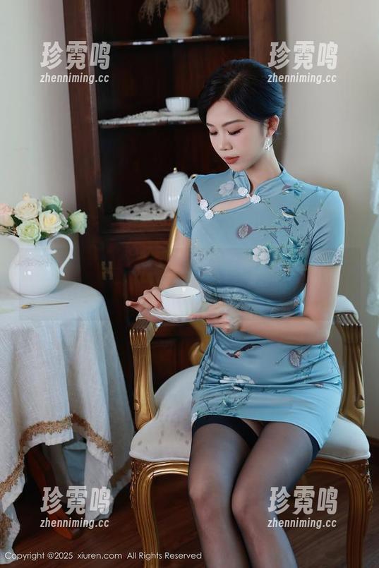 Xiuren秀人网 - 果儿victoria争抢双镜头，学姐也是拼了！美图合集走起！