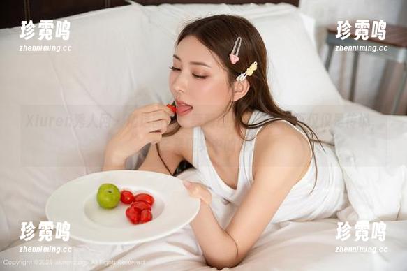 Xiuren秀人网-萝莉悠悠酱 Xiuren秀人网 - 精选图片:萝莉悠悠酱让旗袍不仅仅是传说,完全是现实中的仙子