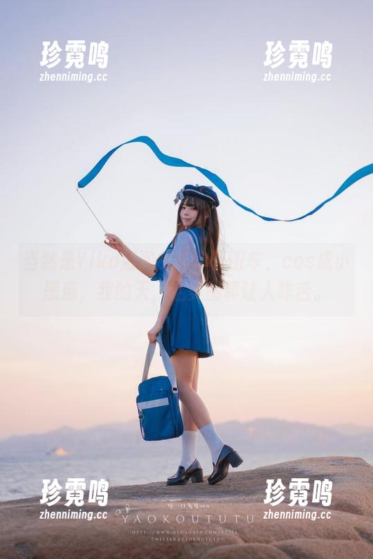 当然是Yiko湿润兔带你开班车，cos成小恶魔，我的天，这美图真让人咋舌。