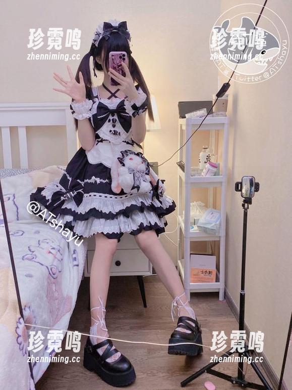 at鲨鱼 at鲨鱼的19岁生日,拍了套图,结果我却发现自己打了光,哈哈!