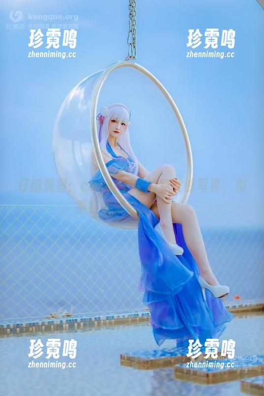 仔细观察：coser衣衣的兔女郎写真，似乎在挑衅我的审美。