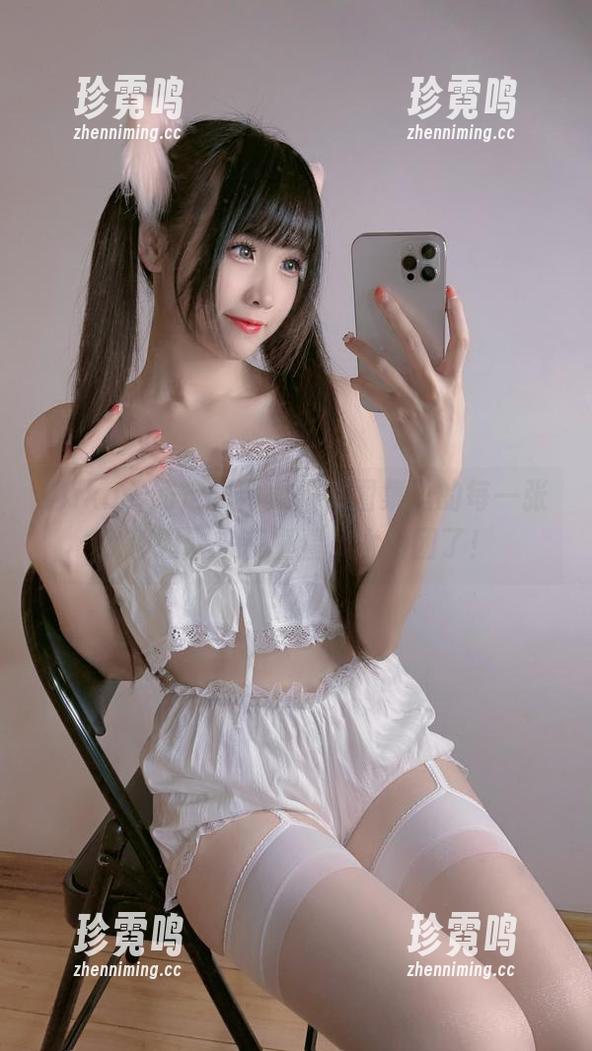 miko酱吖 Miko酱的定制体操服,图集里的每一张我都想拿来装框看,太组团了!