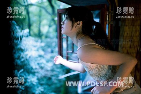 partycat轰趴猫 - 掀开Ellie艾栗栗的黑白原图，才发现你无法忽视的细节。