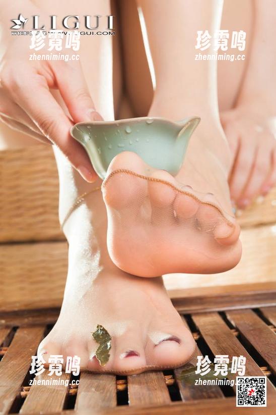 丽柜 - 哎哟，兔子的双生花！最新作品直接给我来了一个灵魂拷问，什么情况？