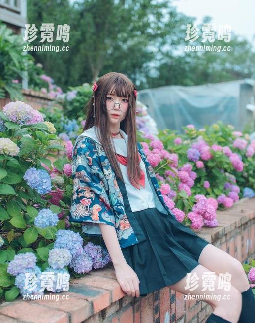 五更百鬼 私拍见证:五更百鬼的修女形象,竟有种不经意的放纵