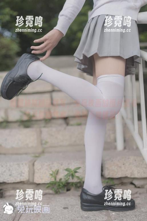 制服妹妹腿部特写，兔玩映画的图片里有些逗趣的气息，免费不容错过！
