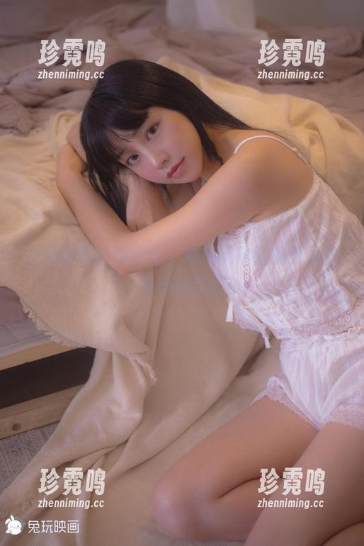 如果樱花能穿白丝，那兔玩映画的新写真一定是这样的！