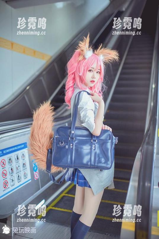 黑喵写真集分享：这只猫比我还会上镜！兔玩映画为了猫咪的艺术境界在拼命啊！