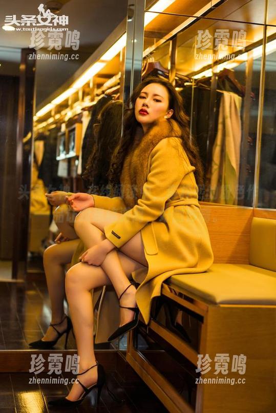 头条女神 - 在线阅读中，李梓熙的粉色作品让我思绪游离，好微妙啊。