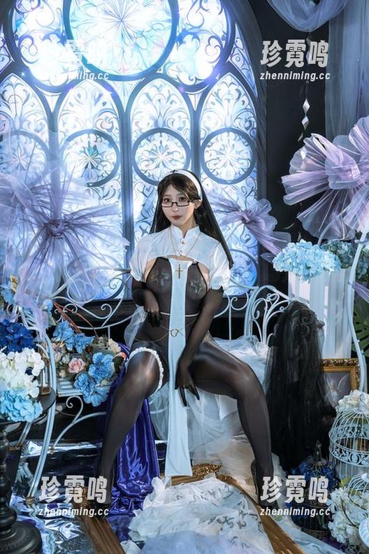 奶桃桃的私拍之作：浅蓝内衣，哪儿都好看