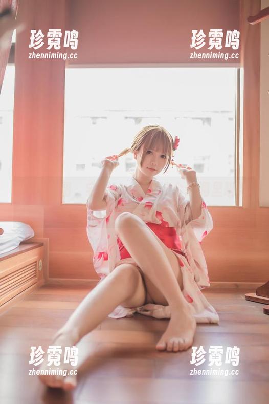 宅夏yoko 黑白套图,宅夏yoko在这个调调里跳舞——其实是她的身体在慢慢说话。