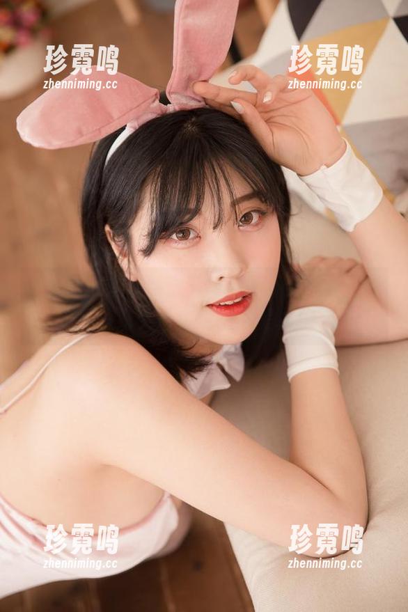 在宋哈娜的灰色合集里，找不到完美，但有失落和忧伤的美。