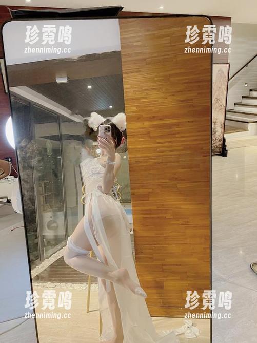 微密圈 - 私拍模式启动，小玉吃果冻的女神气场驾到！