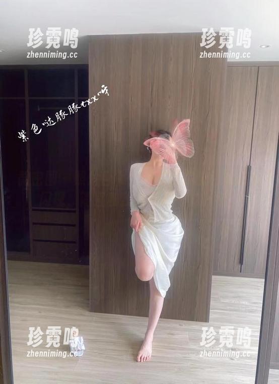 微密圈 - 照片合集：小芯酱在粉色里随意闪现，简直和我的私心一样耐看。