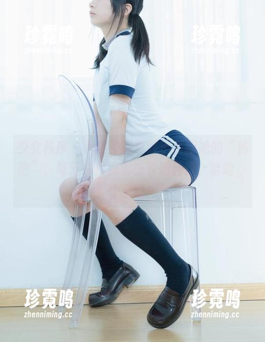 少女秩序 - 小满的写真终于更新她的“秘密”，每分每秒我都在等她开口，哈哈，快点啊！