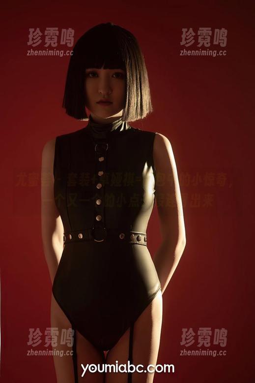 尤蜜荟 - 套装+卓娅祺=图包中的小惊奇，一个又一个的小点子接连冒出来