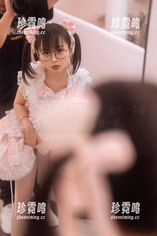 幼水铃衣 哦,幼水铃衣的Miku作品,图片一个接一个,原图更令人眼睛一亮。