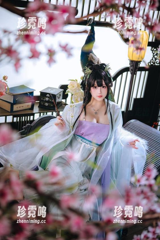 日奈娇 在日奈娇的私房里,灰姑娘似乎悄悄走出了童话,你信吗?
