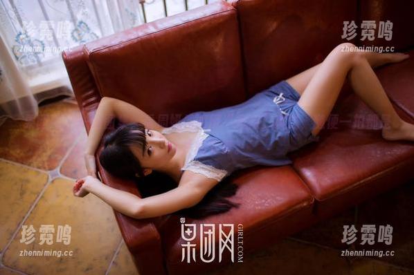 果团网 - 一组图集，看周妍希游历“姐姐”模式，随便一拍都是大片的节奏。