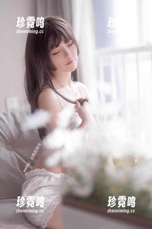 桃良阿宅 桃良阿宅的红裙合集新鲜出炉,看她轻松转身,我的心也“咕咕”作响!