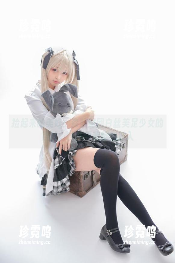 森萝财团 捡起来的美好:森萝财团白丝美足少女的照片,恍惚间我都想加入