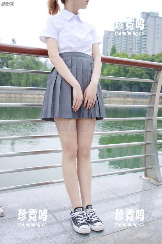 森萝财团的这张图把肉丝玩得太溜了，OL是该搭配眼镜吗？原图速来！