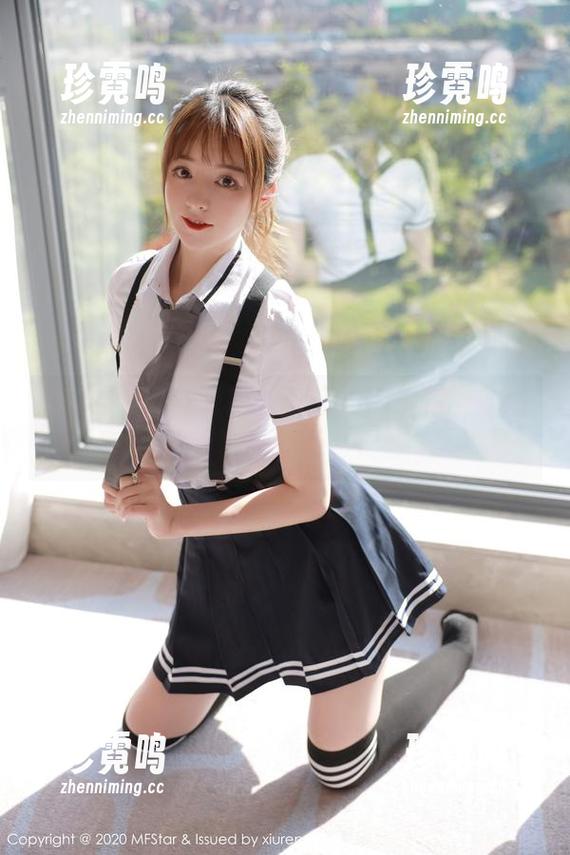 模范学院 - Ellie艾栗栗独特视角：原图展示丝袜的光影之舞