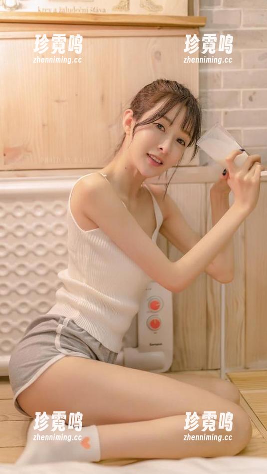 王羽杉的美腿在这里在线，美图不断被刷新你的认知。