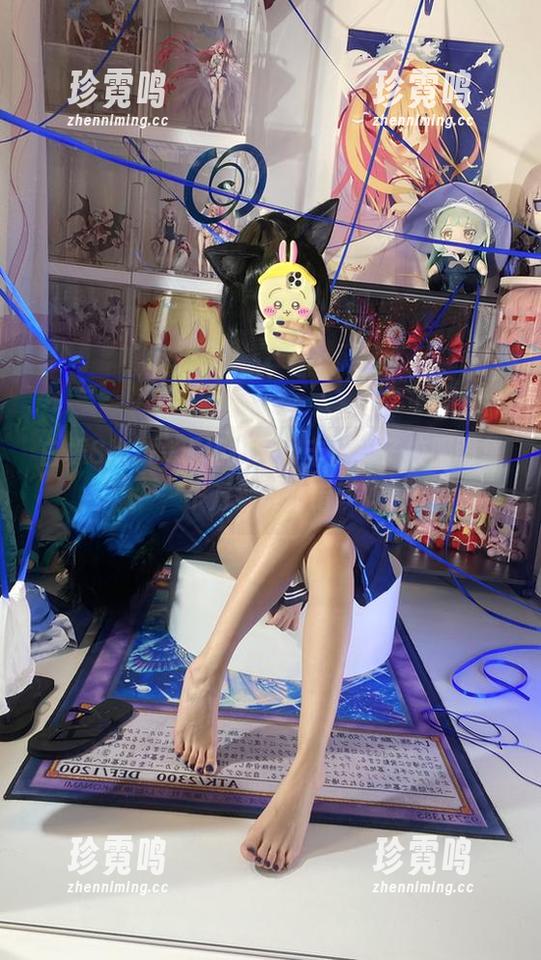 白栎Shirly 白栎Shirly现场指导:丰川祥子校服图集,千万别误站错队!