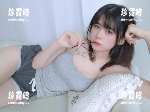 这组眼酱大魔王w的贴吧套图，哪里不对劲，都想跟朋友分享了吧。