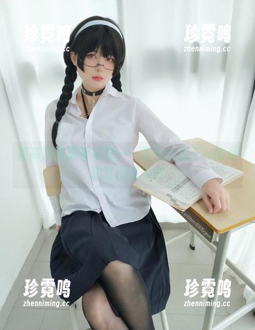用高跟鞋刷存在感——眼酱大魔王w的私拍套图卷来啦