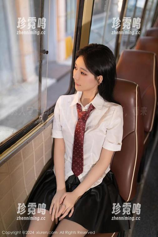 秀人网 - MODEL伊若的白色写真，看来是从天上掉下来的仙女。
