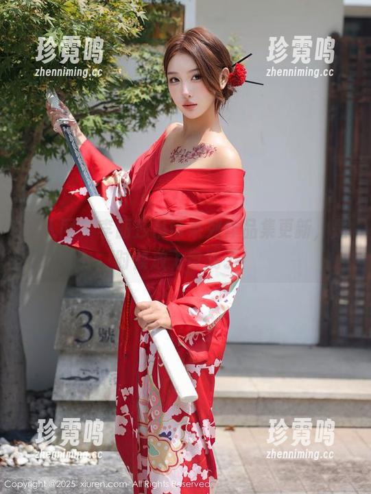 秀人网-李丽莎 秀人网 - 李丽莎吊带系列作品集更新,是时候放飞自我了!