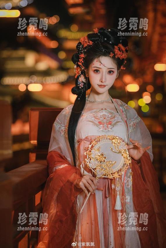 紫氯氯定制图集：谁说脚只会踩地？