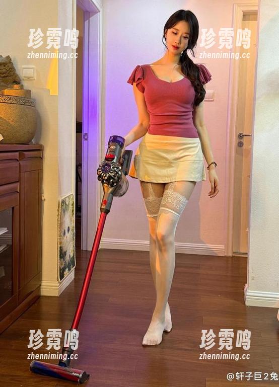 轩子巨2兔 微密圈 - 想不想拥有这种甜美的校服造型?头像换上轩子巨2兔的写真集,赶紧下载!