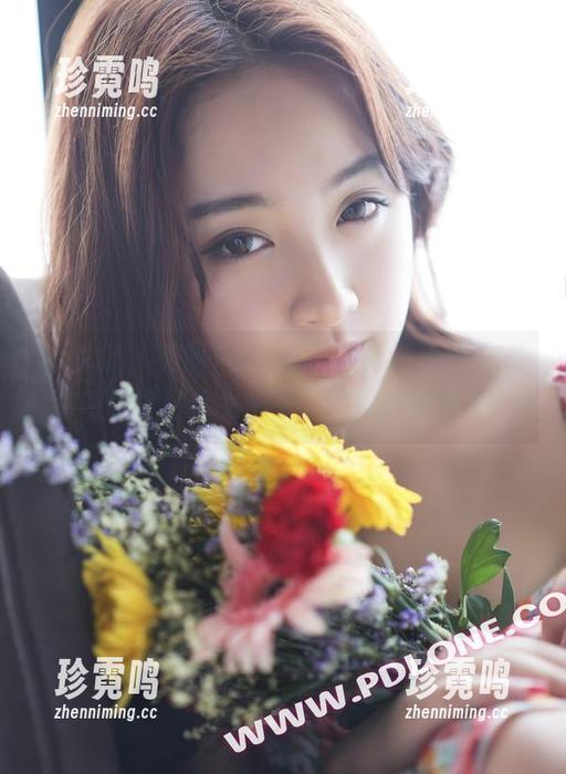 轰趴猫-艾小青 轰趴猫 - 美图+私拍,艾小青用她的方式重新诠释修女形象,这逻辑堪忧。