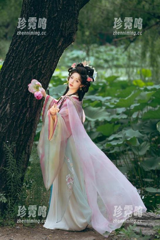 雯妹不讲道理 写真里的雯妹不讲道理,网盘中藏着的恶魔姐姐
